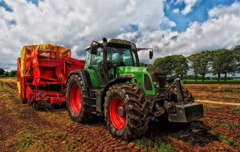 tractor, rural, farm-385681.jpg